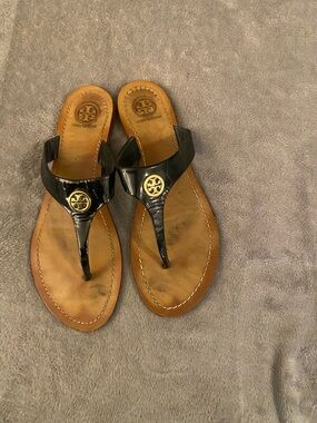 Tory Burch Black Patent Leather Thong Sandals with Gold Logo